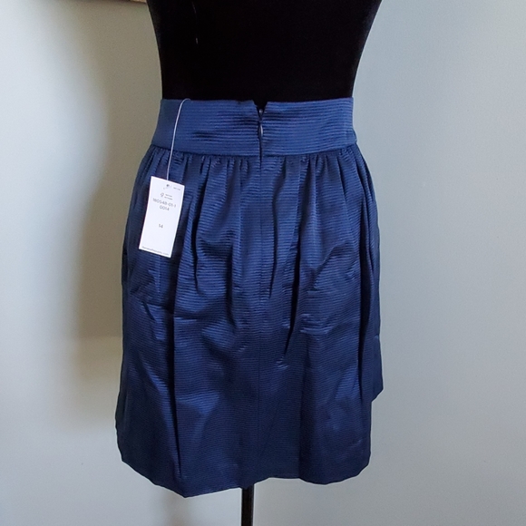 Banana Republic- Ribbed Flare Mini Skirt Pockets - Picture 6 of 6